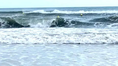Large waves at Vias in Hérault, where a man died