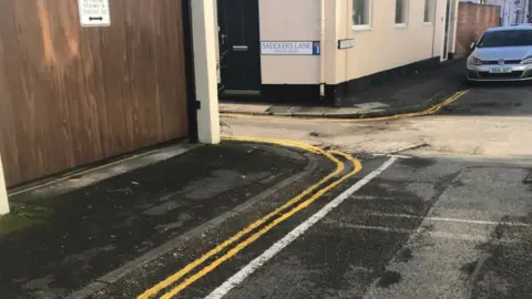 Simon Jackson Wobbly lines