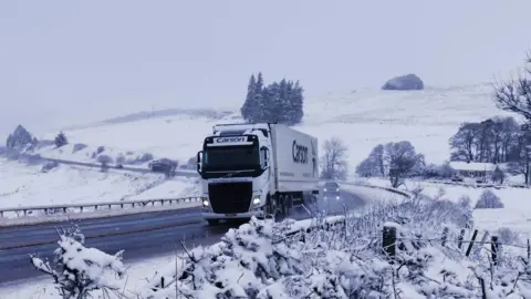 Colleen Webb/@ColleenWebb0 Snowy scenes from the Glenshane this morning.