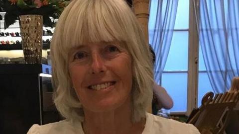 Ann Blackwood death: Tributes to woman who died in cemetery - BBC News