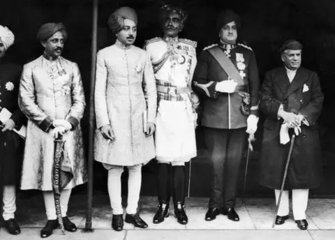 Keystone-France From Left To Right From The Third, The Maharajah Of Bikaner, Ganga Singh, The Maharaja Of Kashmir Hari Singh And Sayaji Rao Iii Gaekwar (Maharaja Of Baroda), Leaving The House Of Lord, After The Opening Of Parliament, Arround 1920-1950.