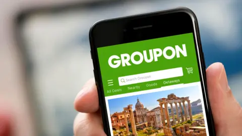 Alamy Groupon website on a mobile phone