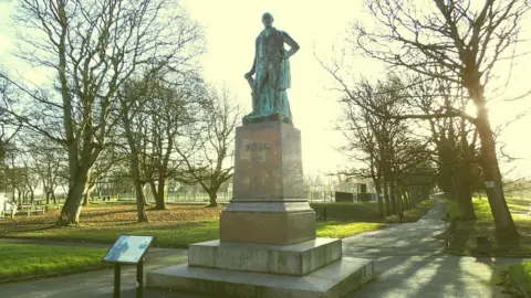 Stephen Craven Statue of Sir Robert Peel in Leeds