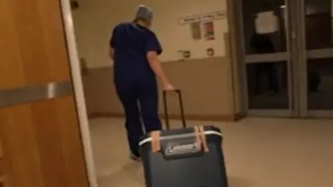 Lungs arrive at Wythenshawe Hospital