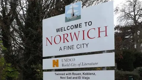 Georgrapher Norwich sign
