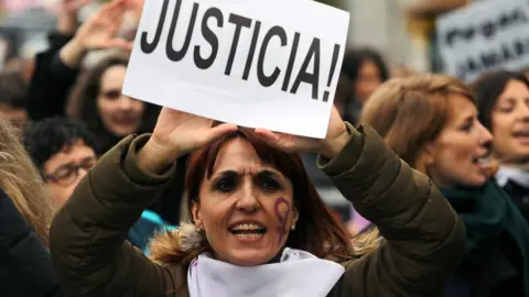 Reuters Women's rights protest in Madrid, 25 Nov 18