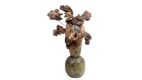 David Duggleby Auctioneers Flower sculpture