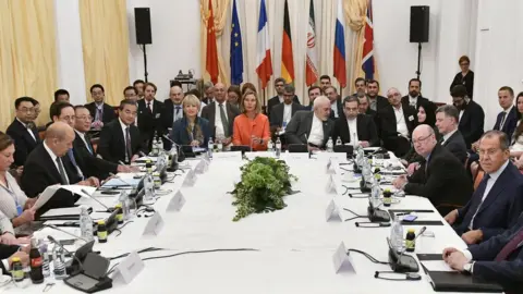 AFP Representatives of countries party to the Joint Comprehensive Plan of Action (JCPOA) meet in Vienna to try to salvage the deal (6 July 2018)