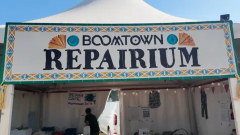 sign saying reparium