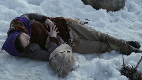 Studio Soho Woman in snow