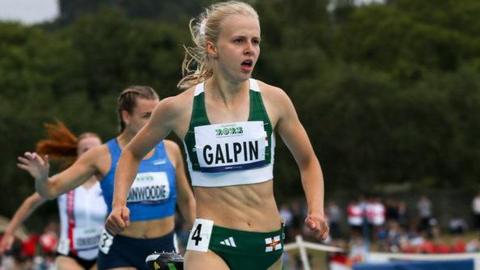 Abi Galpin running in a race