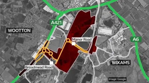 The map show the site of the proposed Universal theme park at Kempston Hardwick. It shows the A6 and the A421 around it and the new traffic measures that the plans include, new slip roads directly to the park and an upgrade of Manor Road to a dual carriageway.