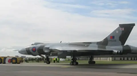 Mike Kirby/Geograph XH558 on the ground