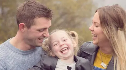 Family image Manon, Efa and Chris