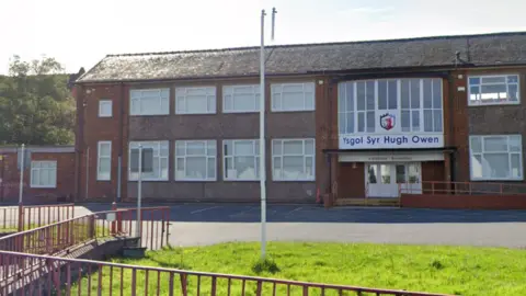 Google Ysgol Syr Hugh Owen