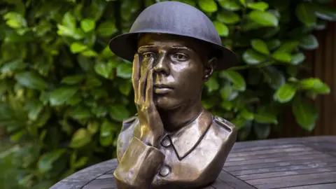 Goldsmiths Statue of facial disfigurement