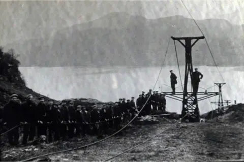 Scottish Water Loch Arklet pulley system.jpg