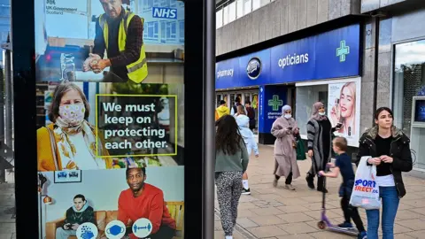 Empics Covid sign in Edinburgh