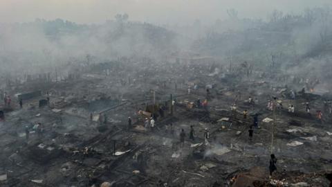 Bangladesh Fire: Thousands Shelterless After Blaze At Rohingya Camp ...