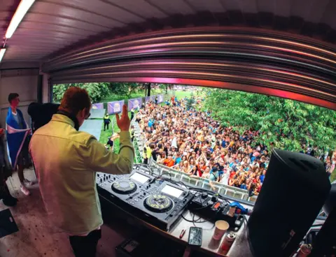 Michael Hunter Dan South at Boogie bar