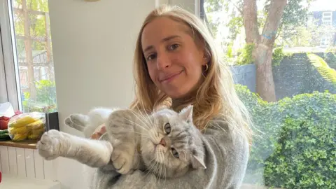 Salòme Van Leuven Sal's cat, Tubbs