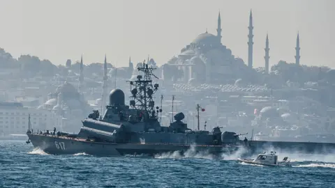 Russian corvette Mirazh passes through Istanbul en route for Syria