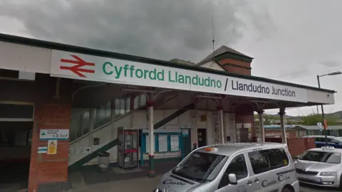 Google Llandudno junction station