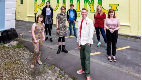 Stephen Garnett Settle mural