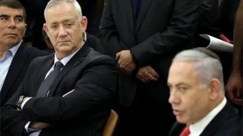 EPA Benny Gantz (left) and Benjamin netanyahu (04/11/19)