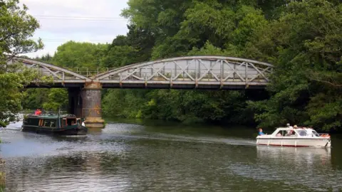 Steve Daniels Nuneham viaduct