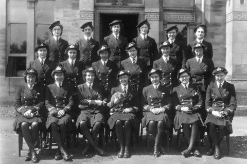 Lamb family Belfast 1942