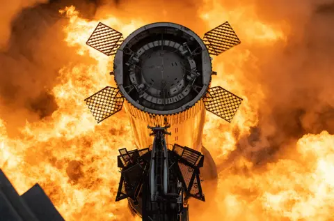 SpaceX Super Heavy static fire