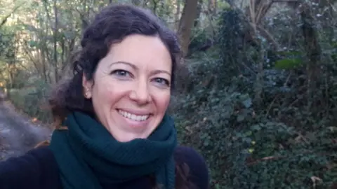 Naomi Luhde-Thompson Naomi Luhde-Thompson