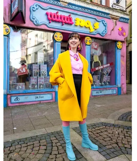 Neil hanna Don't Buy Mi toy shop