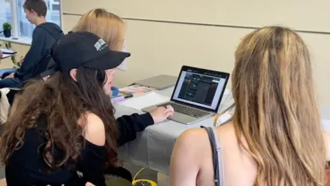 Sunrise Studios Youths at the Strike A Chord project