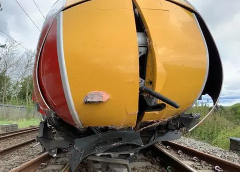 LNER/David Horne Damaged front of the train