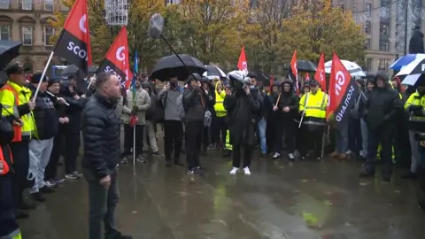 Bin strike rally