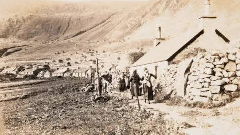 University of Glasgow hirta main vilage