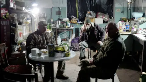 BBC Ukrainian soldiers at a front-line unit between Kherson and Mykolaiv