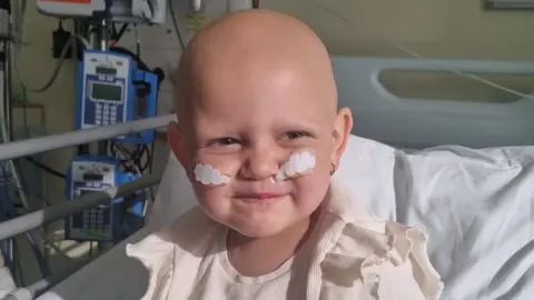 Family handout Lola-Belle