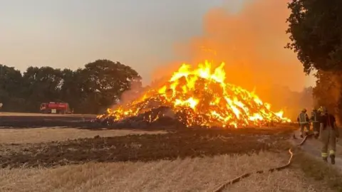 Hampshire & Isle of Wight Fire & Rescue Service Straw fire