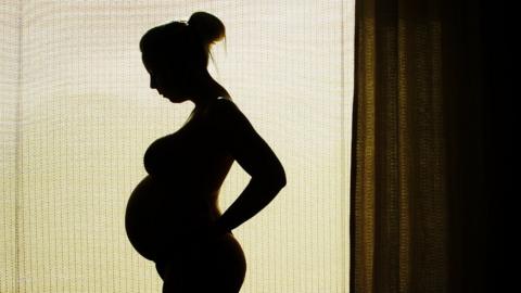 Agoraphobic mum-to-be can be forced to hospital for birth, court rules ...