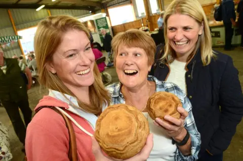 Lionel Heap Women enjoy PieFest