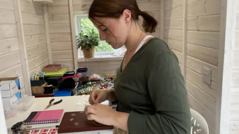 Sophie Sigsworth Leah Sigsworth