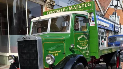 Rob Coombes A green 1936 Leyland