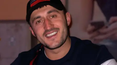 Family handout Sali Byberi