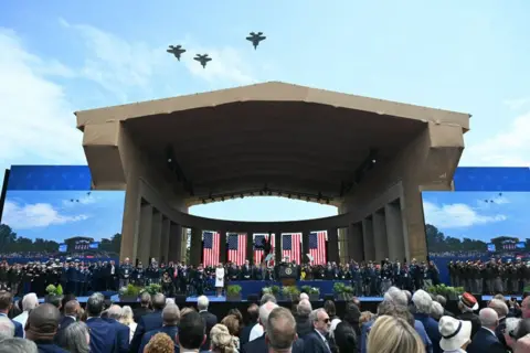 SAUL LOEB/AFP US F35 fighter jets fly over the US ceremony marking the 80th anniversary of the World War II 
