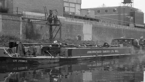 Nottinghamshire Police Picture of Humber Prince barge