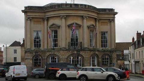 A picture of the exterior of Devizes Town Hall 
