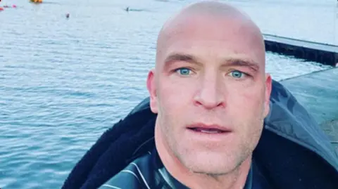 Iain Hughes Iain Hughes